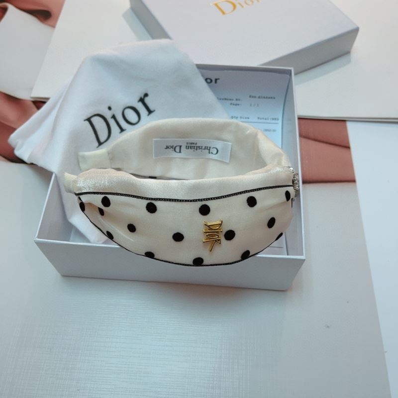 CHRISTIAN DIOR